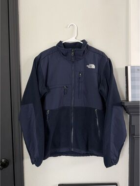 Men’s north face size medium